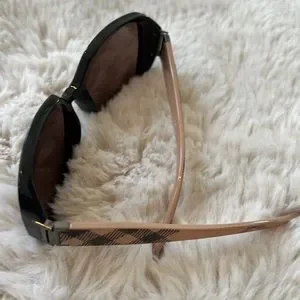Burberry | Accessories | Burberry Tortoise 486 Sunglasses  display picture 1